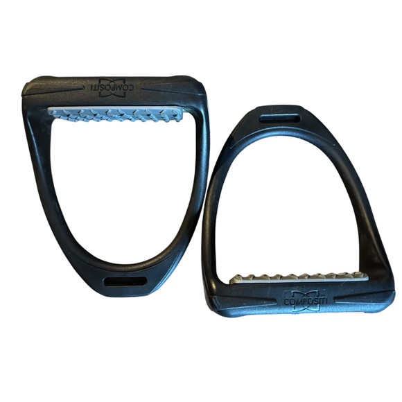 Compositi Wide Track Stirrups - Picture 3 of 9